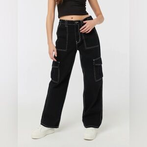 Ardene High Rise 90's Cargo Jeans